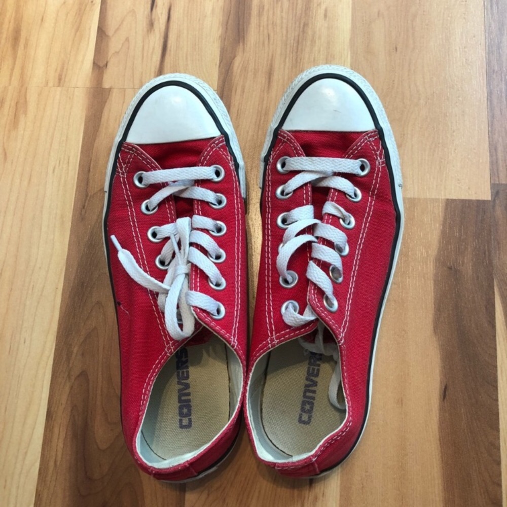 Size 7 Red Converse